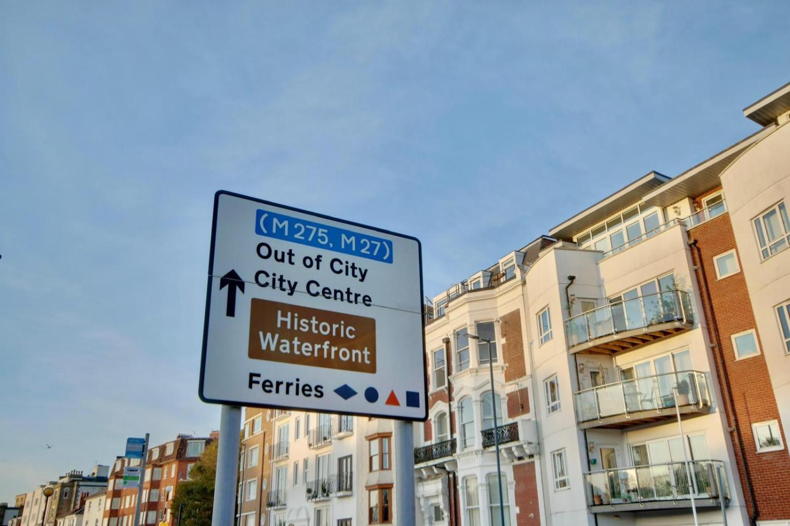 Southsea Getaway Apartment With Pool Table And Hot Tub 朴次茅斯 外观 照片